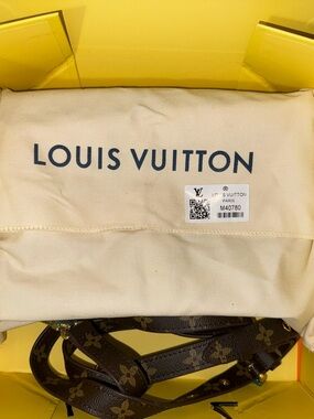 Louis Vuitton
Pochette Metis